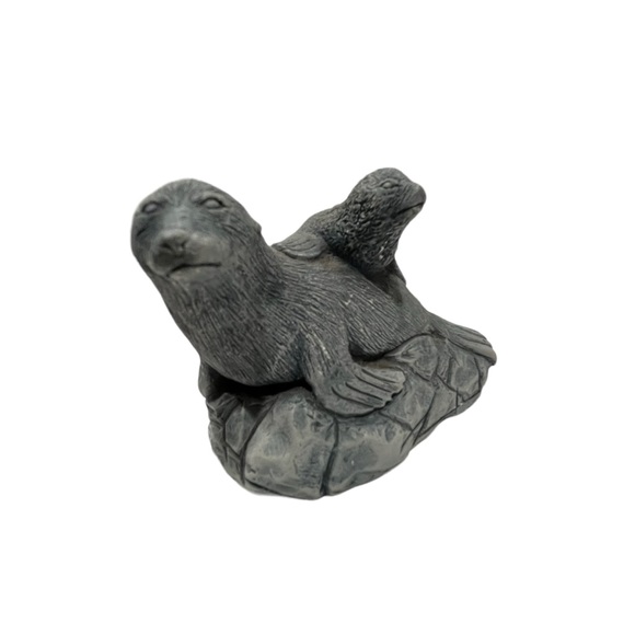 Seal and Pup Sculpture Made From Volcanic Ash - Picture 2 of 9